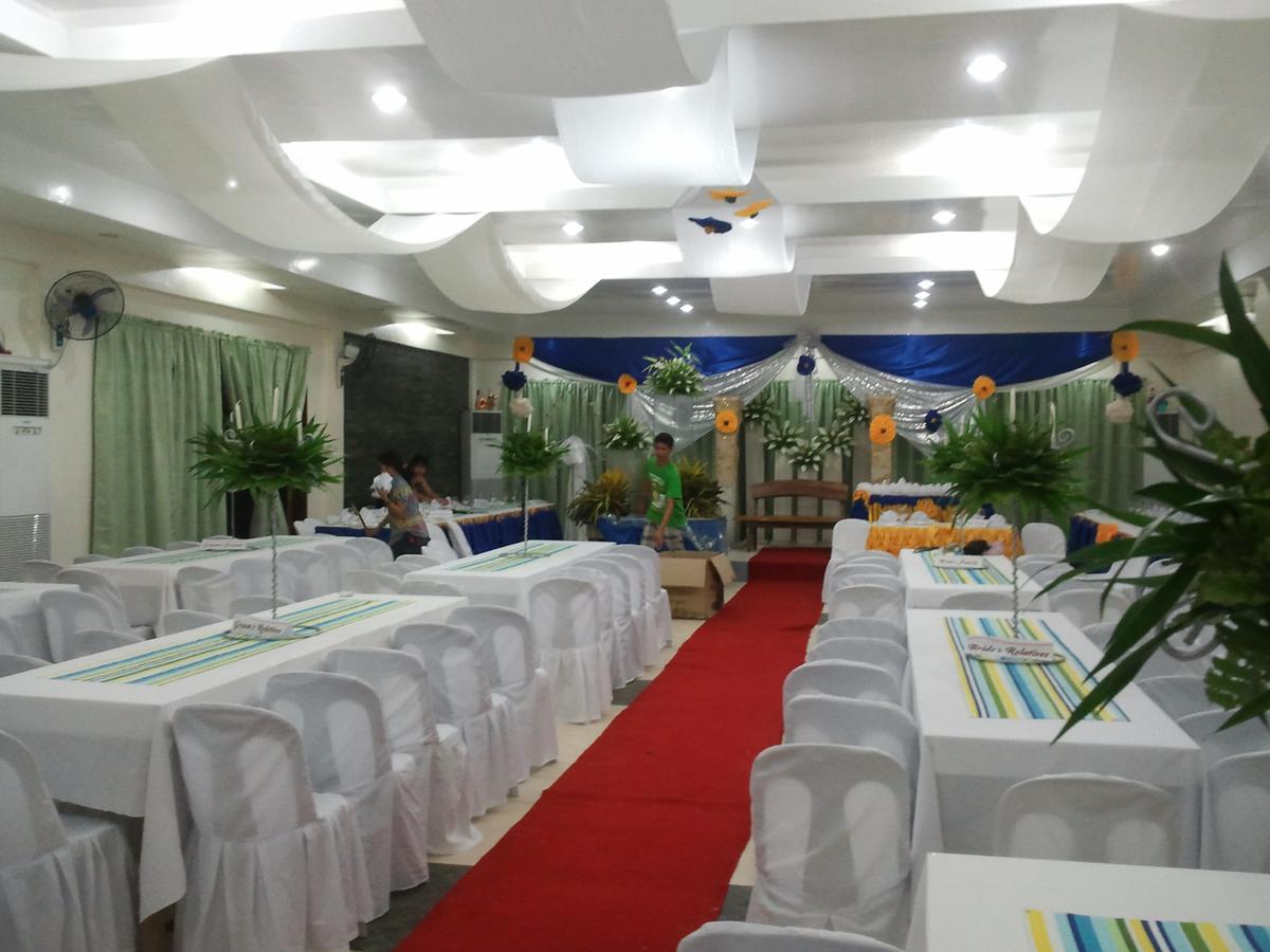 Gazebo Pools And Restaurant Ξενοδοχείο Cabadbaran Εξωτερικό φωτογραφία