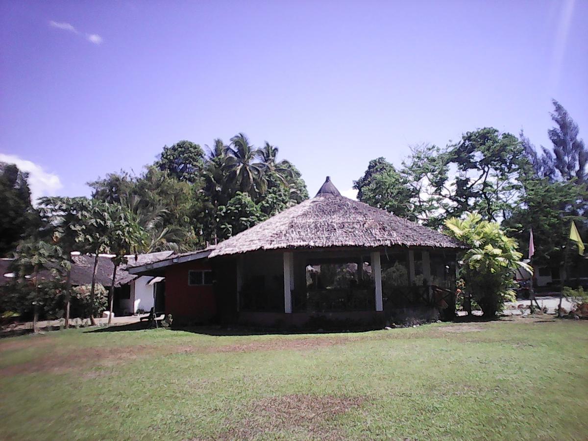 Gazebo Pools And Restaurant Ξενοδοχείο Cabadbaran Εξωτερικό φωτογραφία