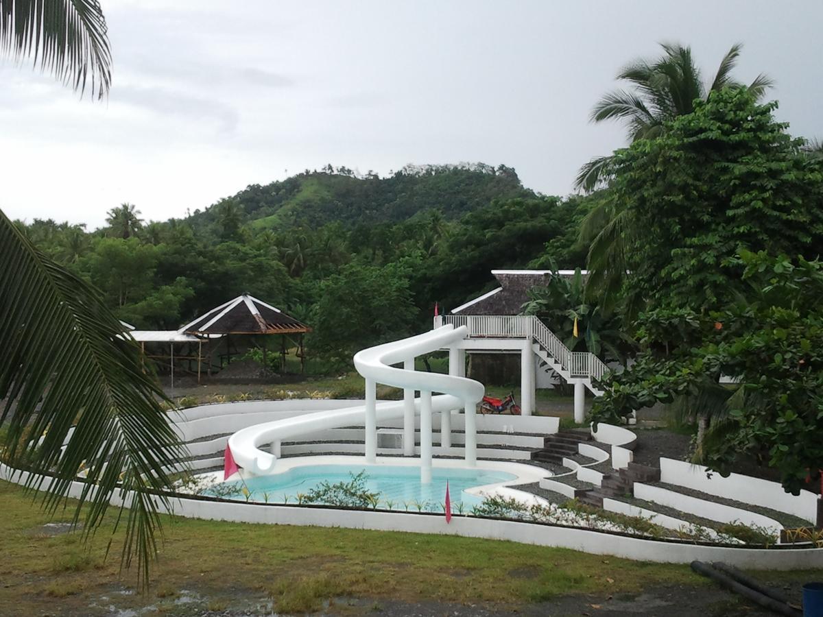 Gazebo Pools And Restaurant Ξενοδοχείο Cabadbaran Εξωτερικό φωτογραφία
