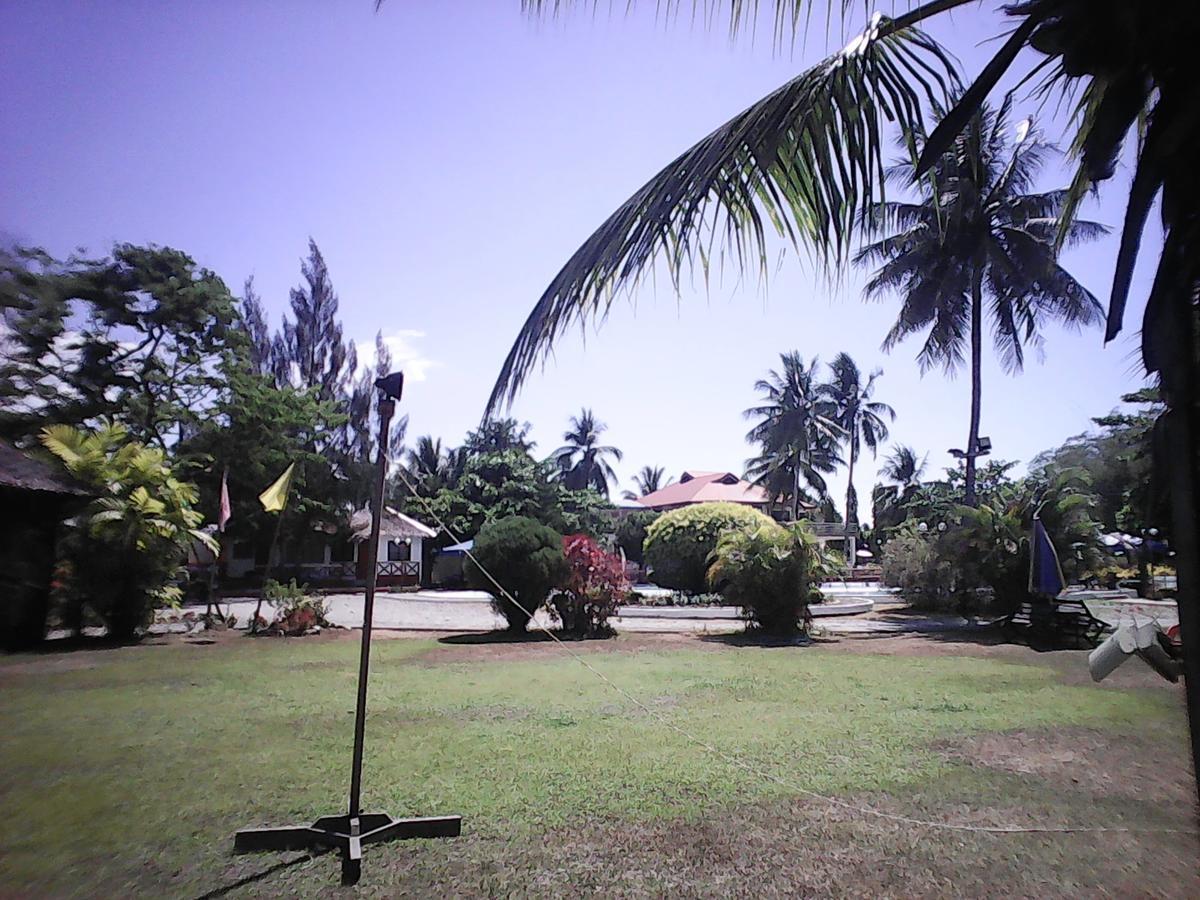 Gazebo Pools And Restaurant Ξενοδοχείο Cabadbaran Εξωτερικό φωτογραφία